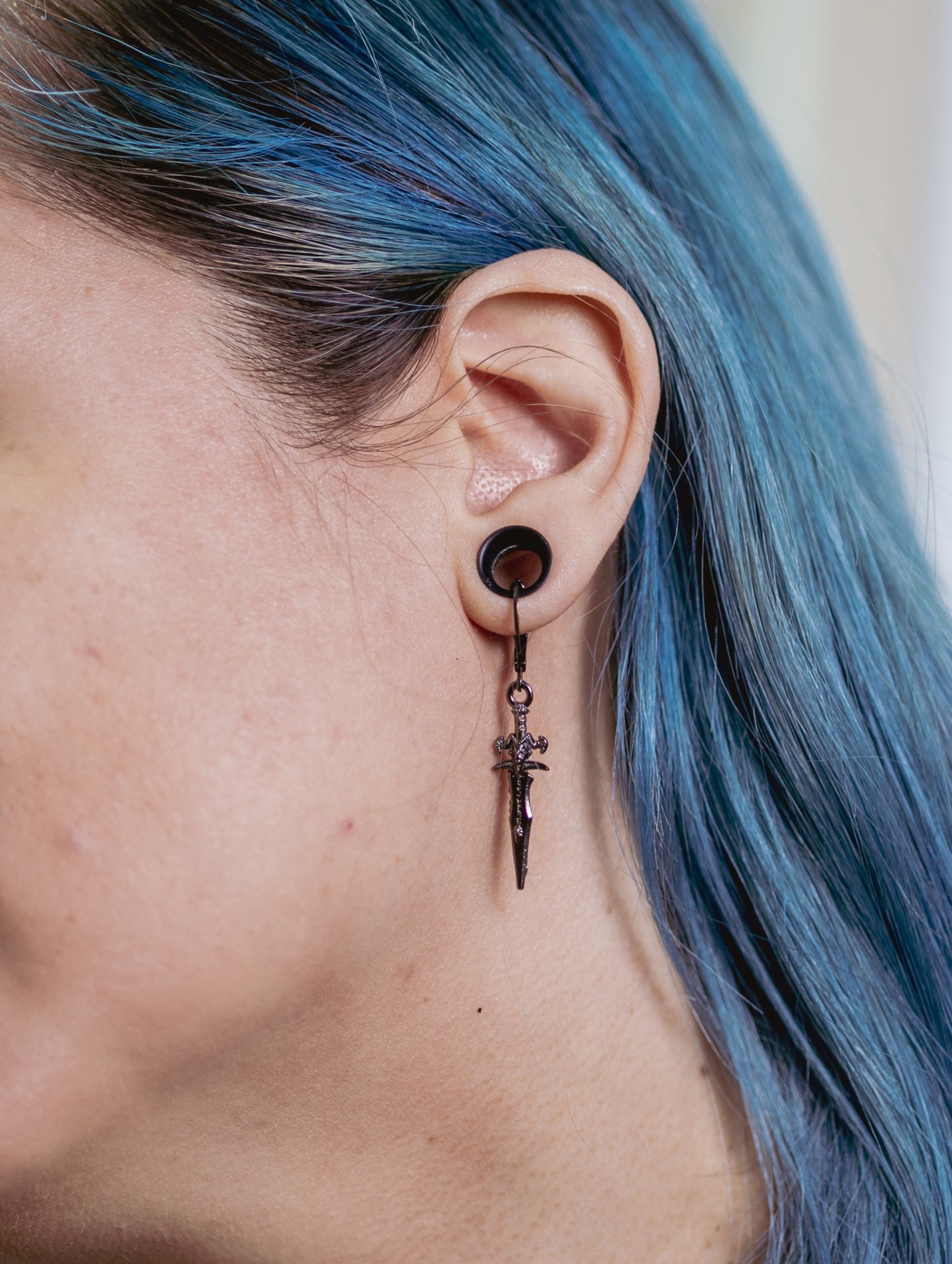 Frostbourne (Gunmetal) Earrings